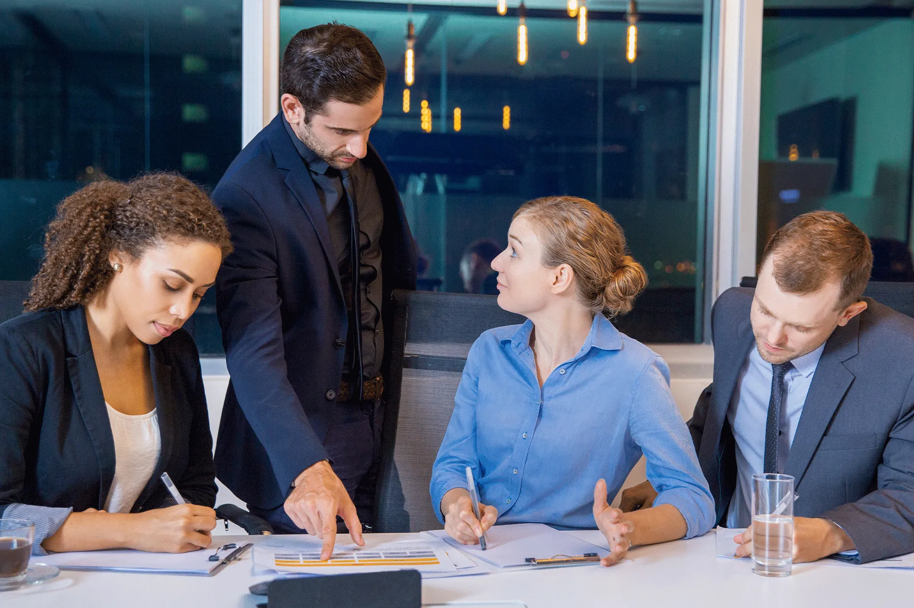 how does licensing differ from a franchise